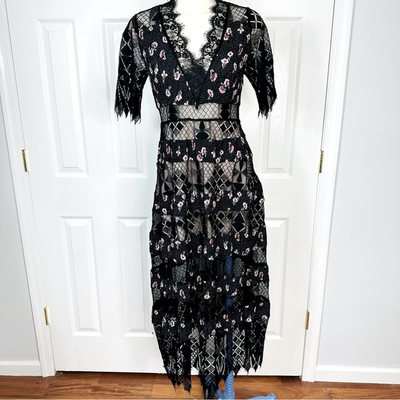 foxiedox Dresses & Skirts - FOXIEDOX Dress long BOHO BLACK cutout sheer lined nude floral  LACE woven M